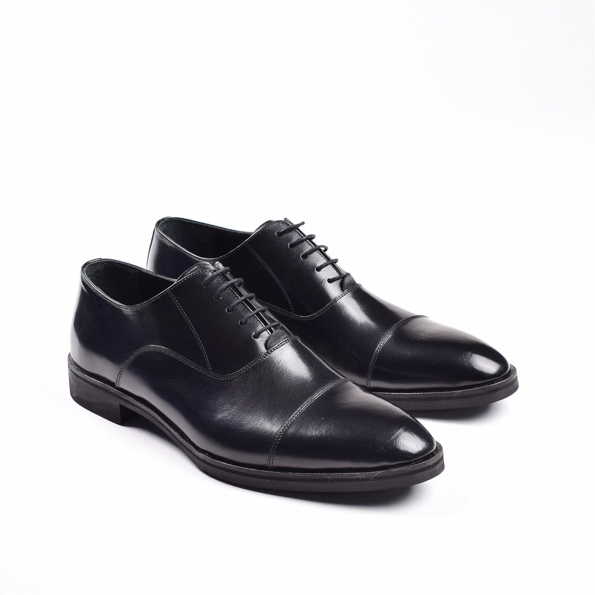 Black lace-up classic dress shoes
