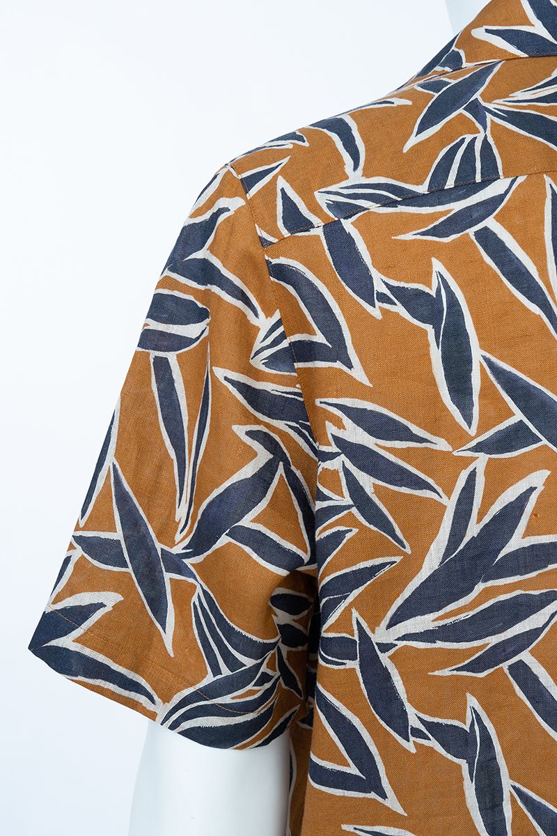 Amber botanical print linen shirt collar detail, made to order men's shirt by Zane